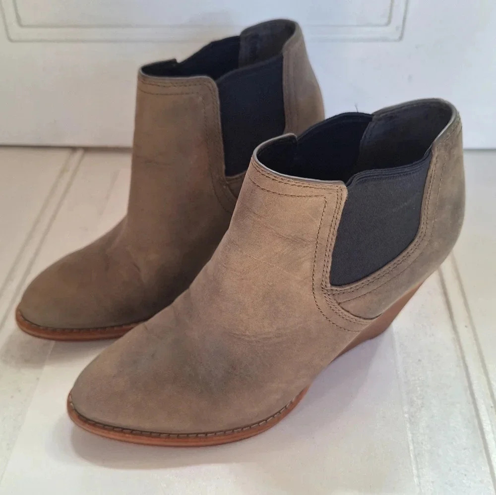 Cole Haan Womens Ankle Boot Bootie Brown Tanned Nubuck Wedge Heel Size 6 - Picture 3 of 15